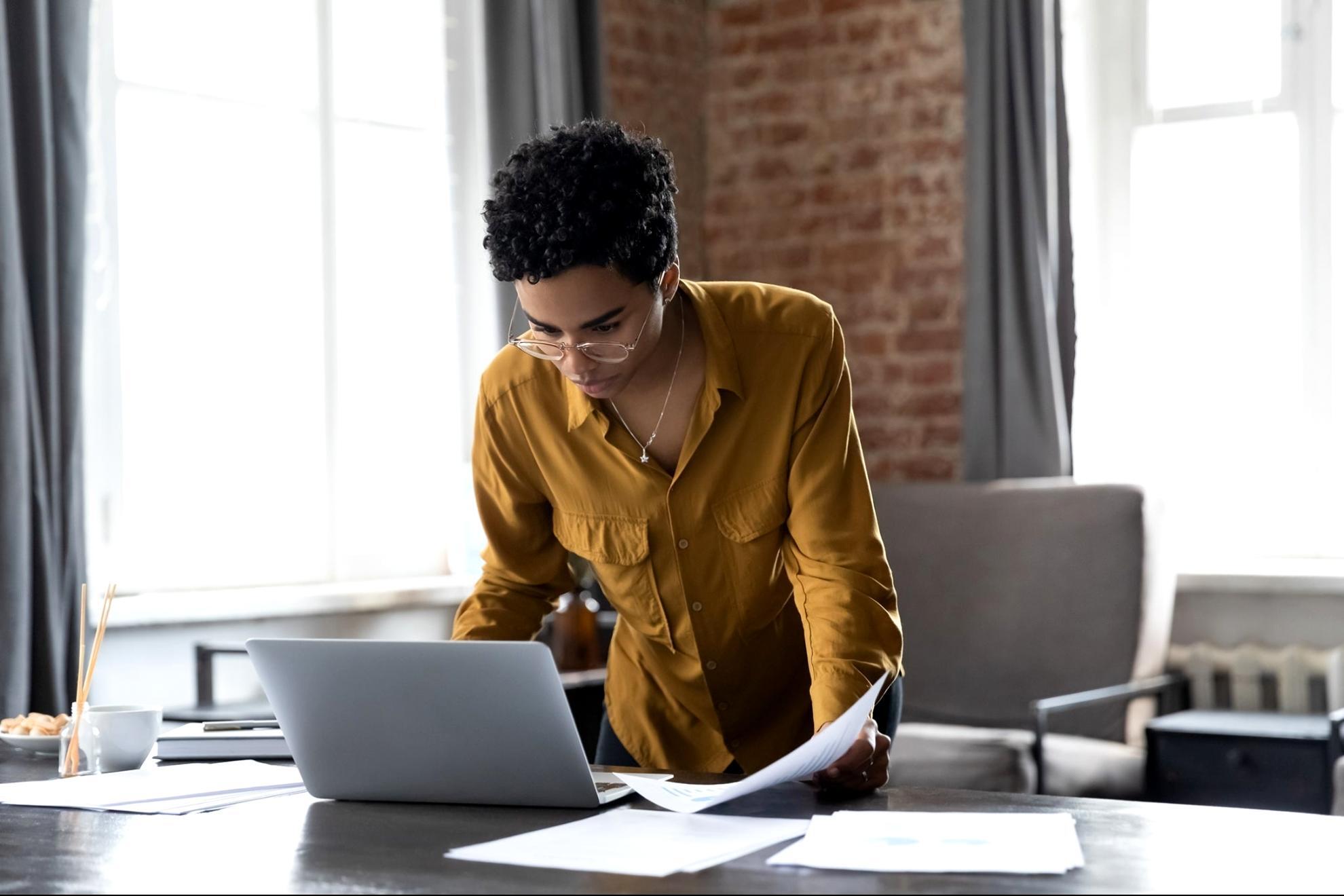 Technische Website-Analyse mit Performance-Metriken und Crawl-Daten